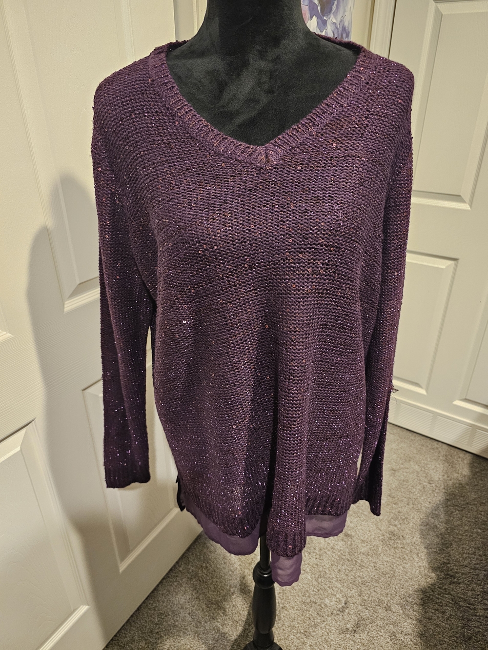 Faded Glory Deep Purple V-Neck Knit Sweater with Shirttail Trim